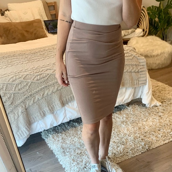 Light Pink Pencil Skirt - Picture 2 of 2